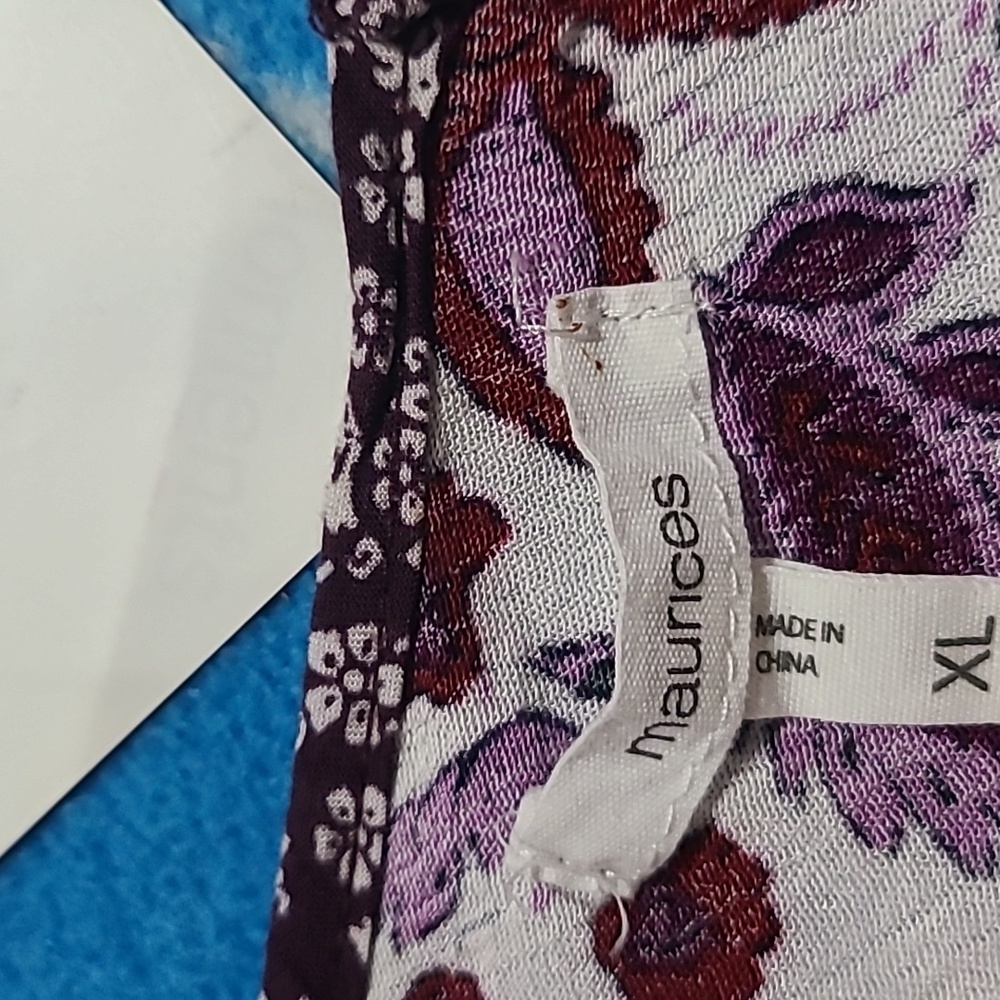 Beautiful Floral Purple and White Women's Top - Picture 5 of 6